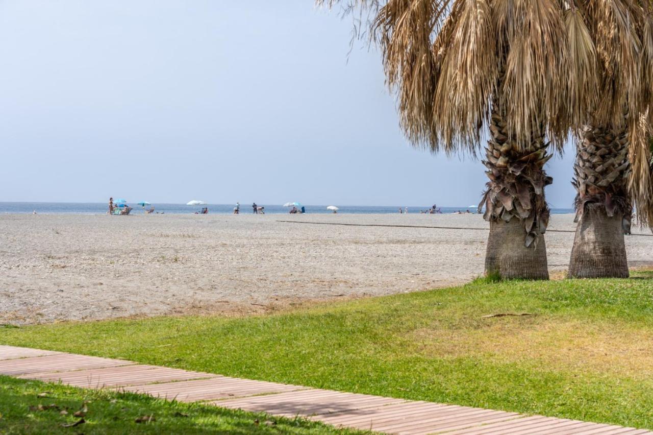 Lujo Frente Al Mar. Luxury On The Beachfront. Motril Esterno foto